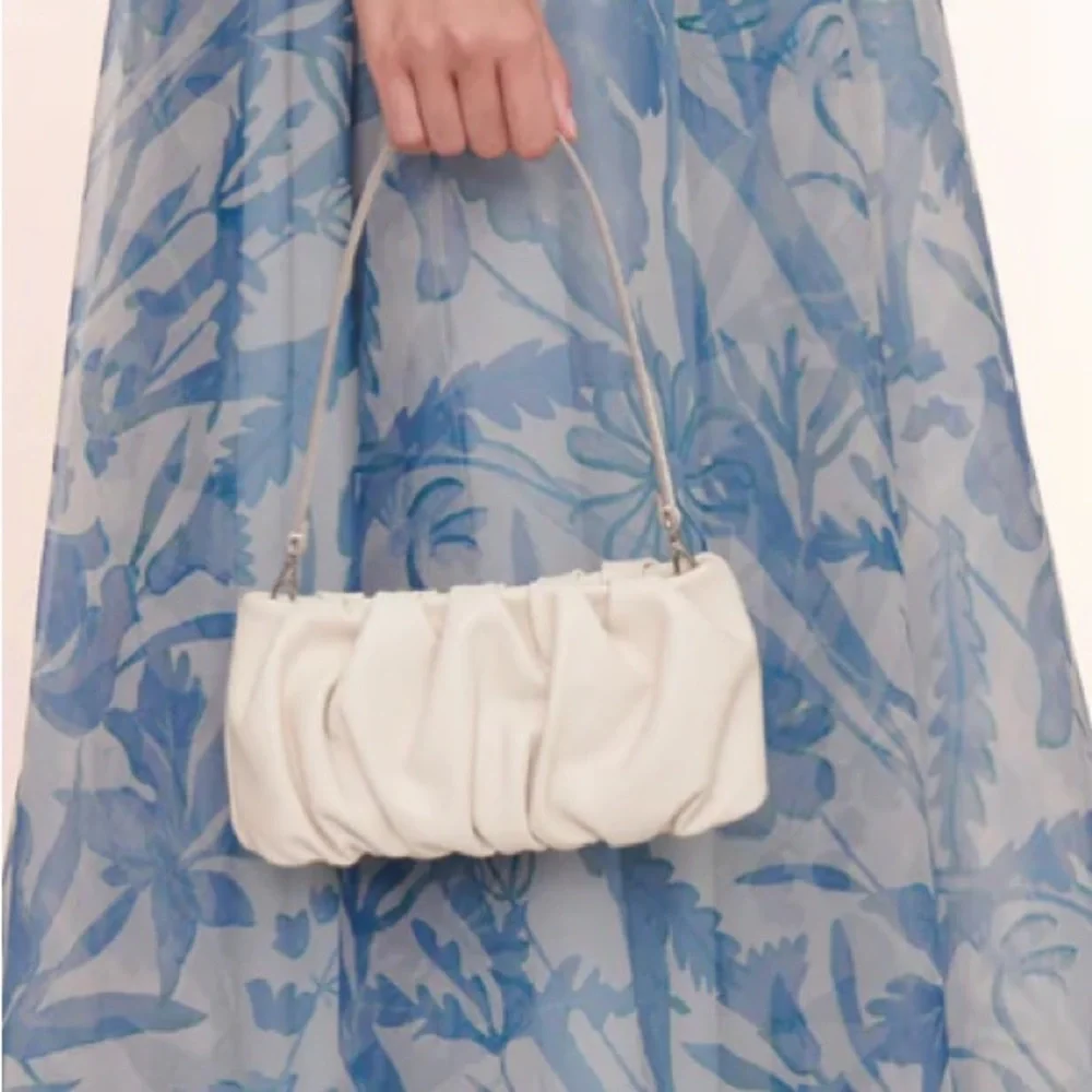 Cream bean bag STAUD with pouch - Picture 1 of 1
